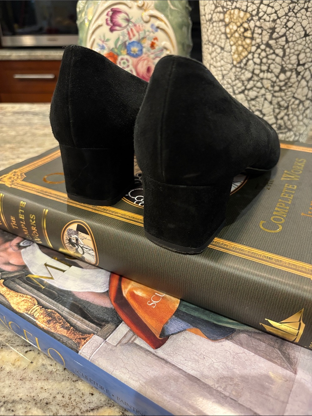 EUC Aquatalia Pasha 40mm Block Heel Pumps in Black Suede Sz 7.5 / EU 38 - Picture 10 of 13